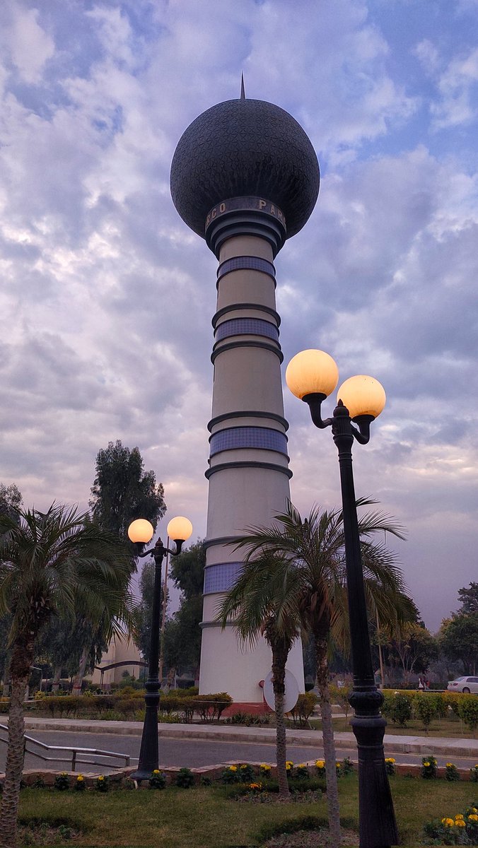 photugrapher's tweet photo. Beautiful cloudy day https://t.co/clI7c7wZjb