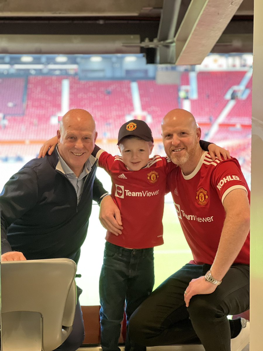 First time to <a href="/ManUtd/">Manchester United</a> for the little man Hugo!! Never seen someone so excited!! 😂😂💪🏻💪🏻#mufc #OldTrafford #grandad #son #grandson
