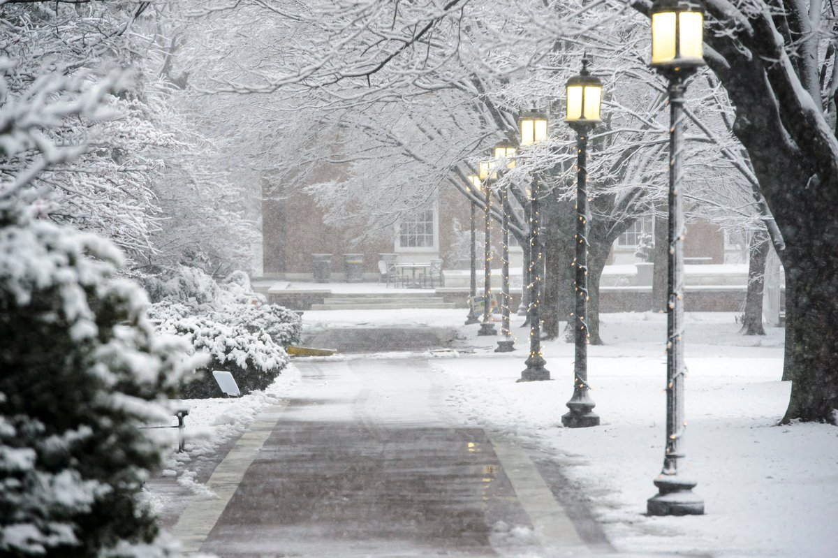 JHHomewoodPhoto's tweet photo. Today is a good reminder that @JohnsHopkins looks fantastic in any weather. https://t.co/GgpqTyCPOj