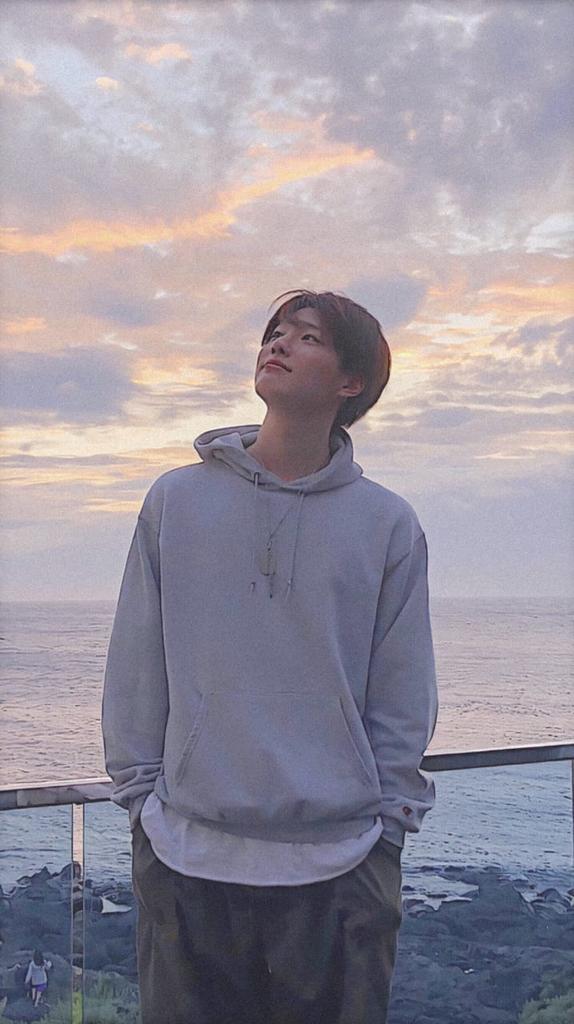 snowkyuu's tweet photo. Seungyul AU one shoot!
Dear Seungyoun.

seungyoun itu punya kebiasaan yang menggelikan, dia tidak seperti yang orang-orang bayangkan.
tapi aku... mencintainya - L e e H a n g y u l

https://t.co/8hODV6QHES https://t.co/TYc6EUIhqy