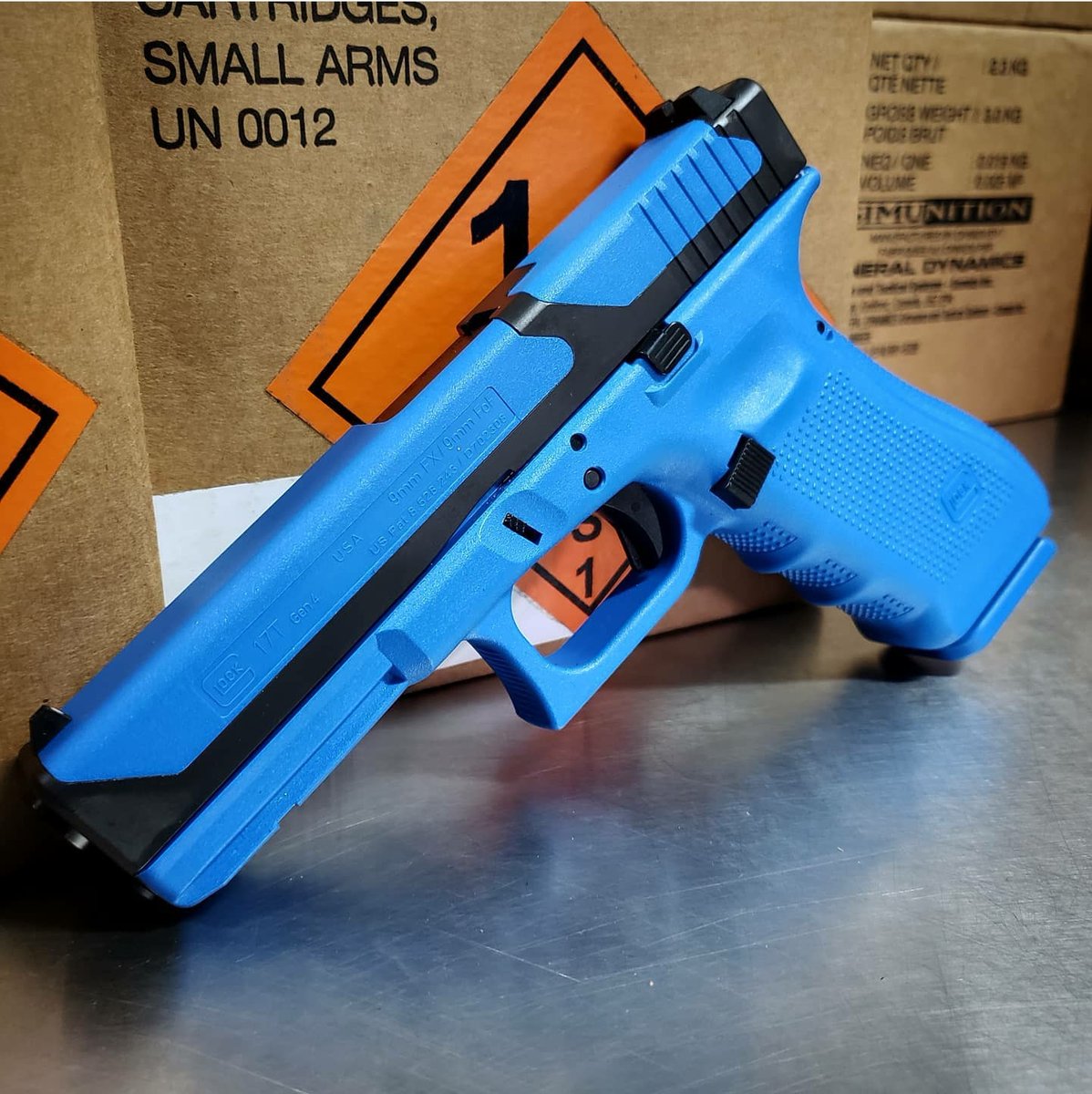 fieldcrafttweet's tweet photo. One of the best tools we utilize in our personal security courses are Simmunition pistols. These pistols use marking ammunition, have less recoil than a standard firearm, and function the same. #sims #realitybasedtraining #selfdefense #armed #training #Fieldcraftsurvival https://t.co/87kLBLzz0B