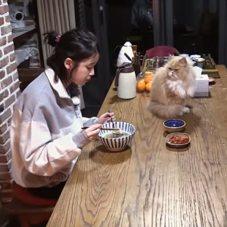 thinking about iu 💭 tweet media