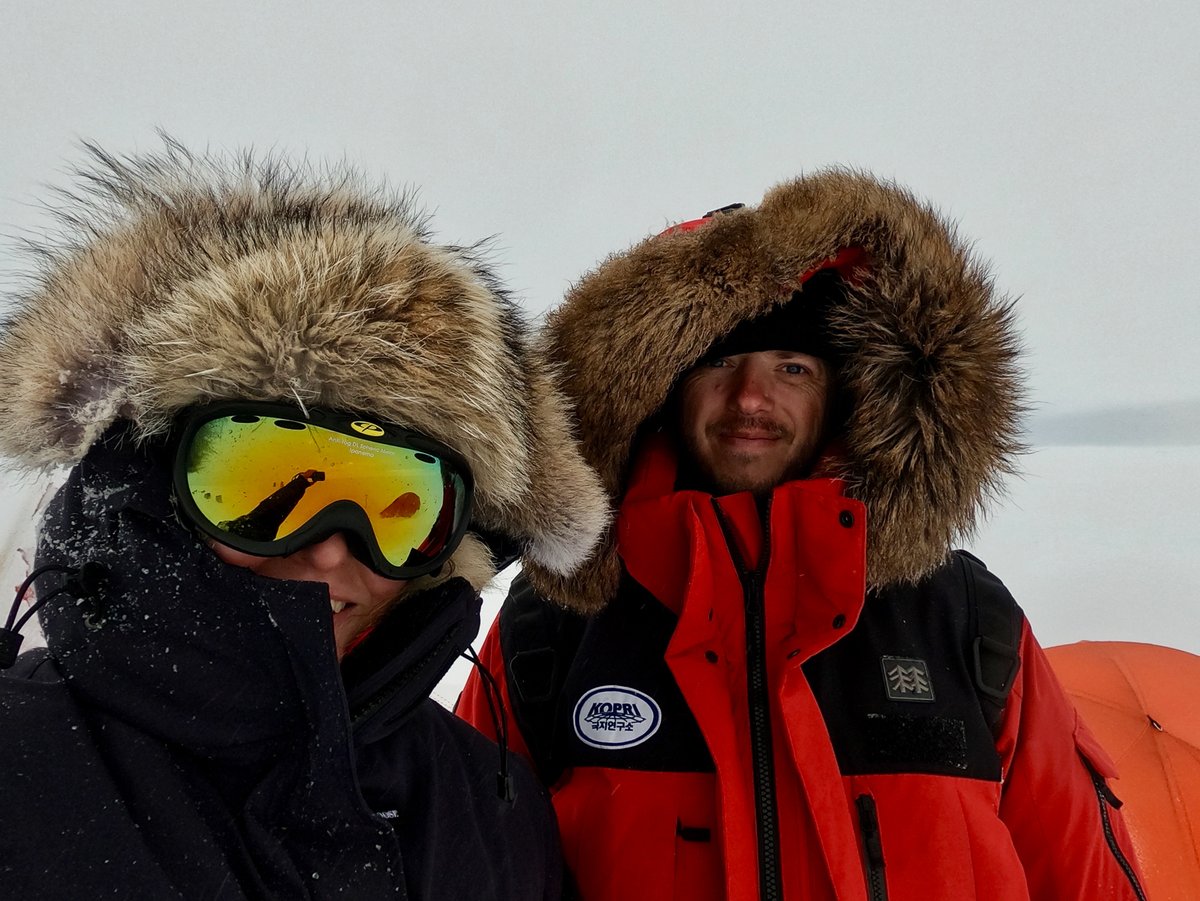 UTGeophysics's tweet photo. 🚨 Deadline Extended!📣
Become a UTIG Distinguished Postdoctoral Fellow and explore new challenges in solid earth, marine, polar, climate, planetary, and energy geoscience. Apply by January 8, 2022.
Learn more: https://t.co/5FeqUWv3xE
Apply now: https://t.co/fDOPw6SdKh https://t.co/UNcPu9LIw8