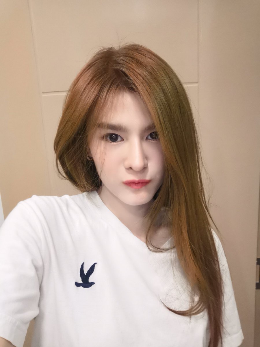 shiroicecream's tweet photo. #ARMYSelcaDay​ ไม่เหมือนแต่รักกก​ 🥰 https://t.co/bZxlksmzZM