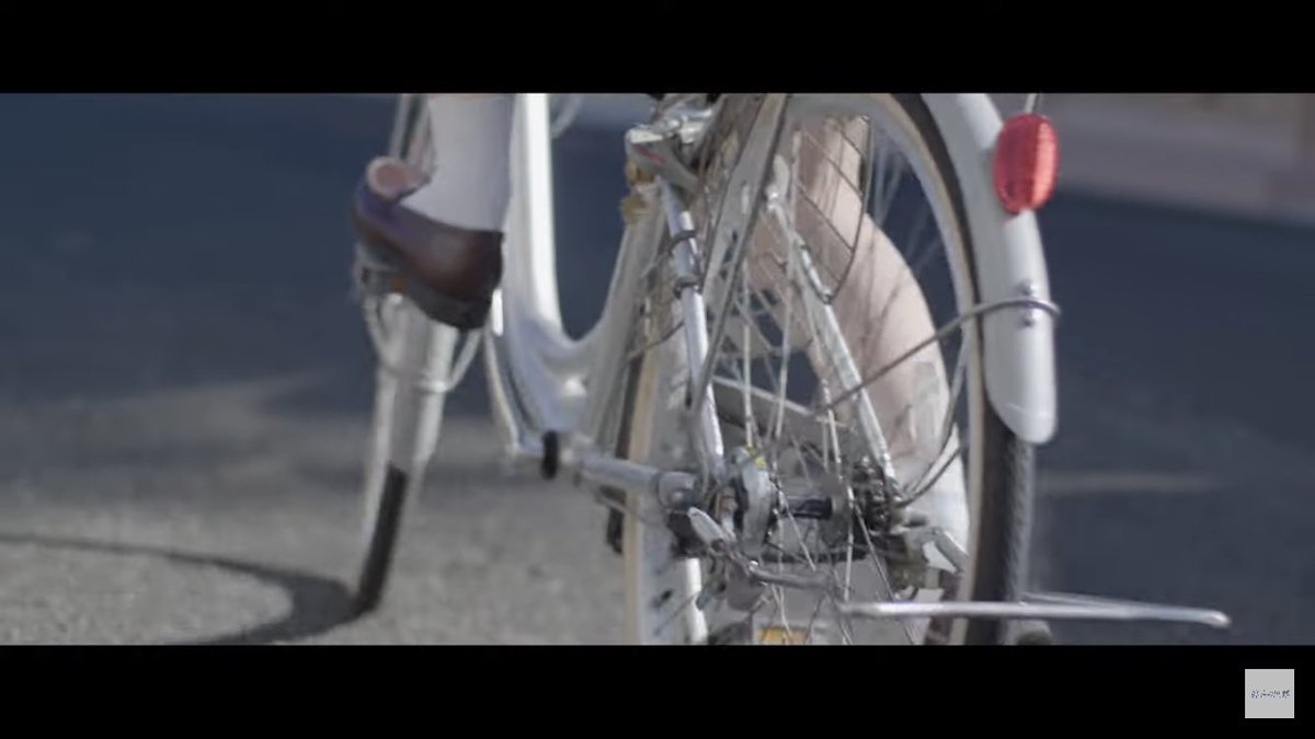 yanagi_1192's tweet photo. アイドルがチャリに乗ってるMVは良い曲なんです🚲
#群青の世界 #青セカ
#Howeverlong
https://t.co/dJP12R3avb https://t.co/qXqhycBKlP