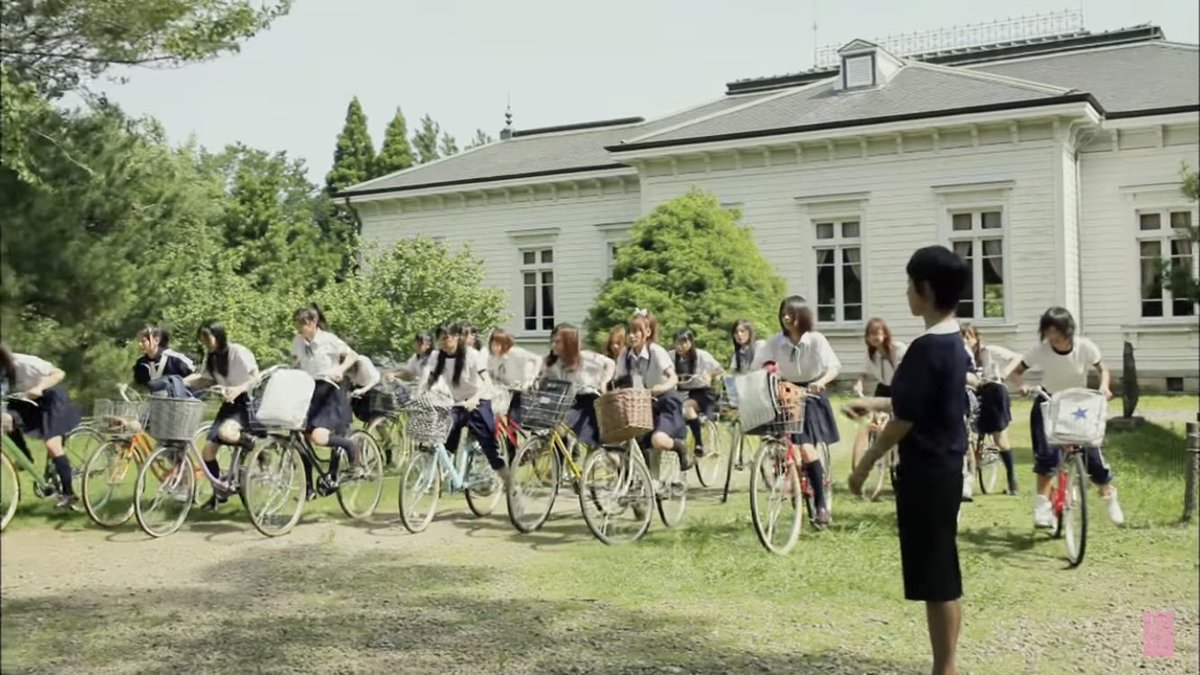 yanagi_1192's tweet photo. アイドルがチャリに乗ってるMVは良い曲なんです🚲
#群青の世界 #青セカ
#Howeverlong
https://t.co/dJP12R3avb https://t.co/qXqhycBKlP