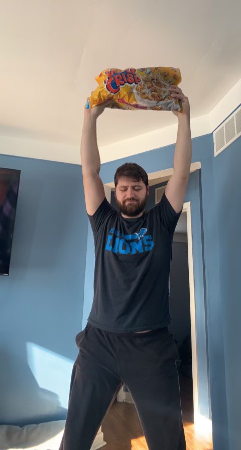 Mattbrockway's tweet photo. They. Brought. Back. Waffle Crisp!!!!!!!! https://t.co/uutKG0rRYu