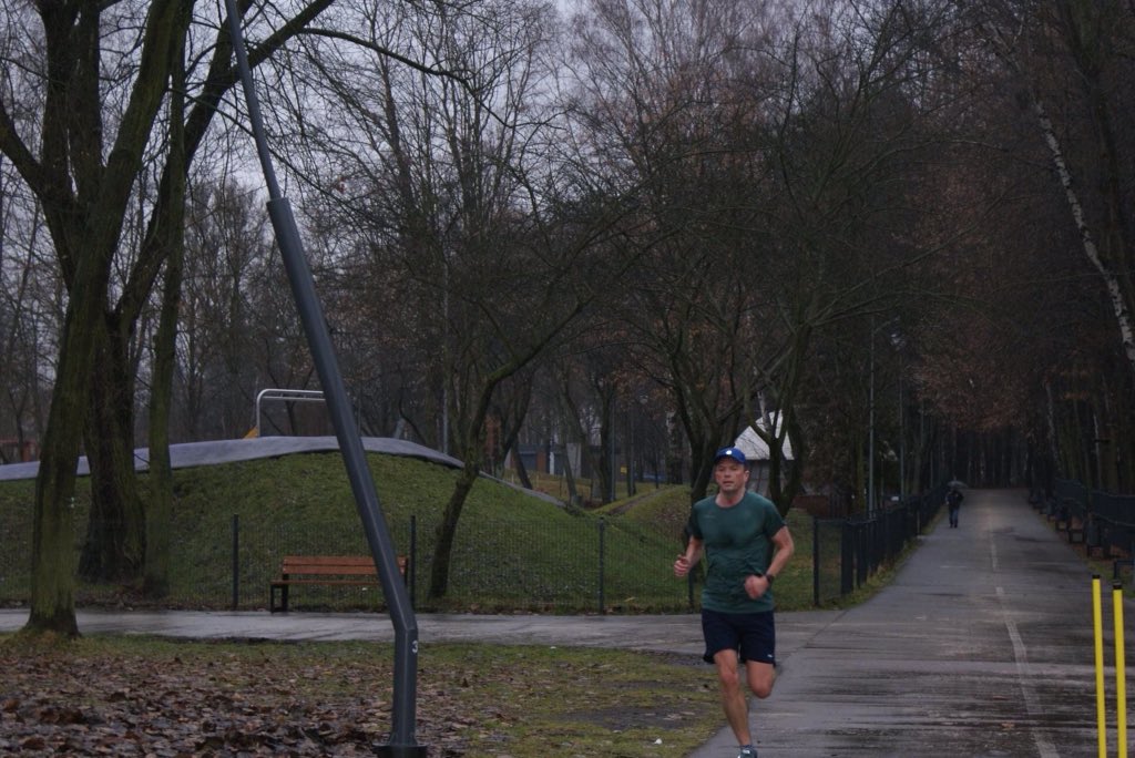 Chocomcalpin's tweet photo. @parkrun Park Miejski, Sosnoweic. Boxing Day &amp; New Year's Day. 6 days and over 20 degrees difference. Great to tick off another @parkrunPL #loveparkrun https://t.co/hOMJyI0T6r