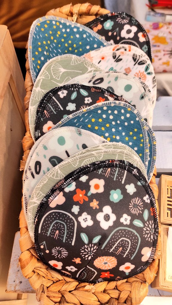 ¿Habéis visto que discos de lactancia reutilizables más chulos tenemos?

¡Los podéis conseguir hasta las 20:30 en la Fira de Reis de Sant Cugat! 😜