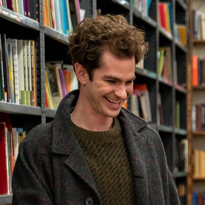 hourlyagarfield's tweet photo. andrew garfield in the bts of tick, tick… BOOM <3 https://t.co/tU03z1oAKS