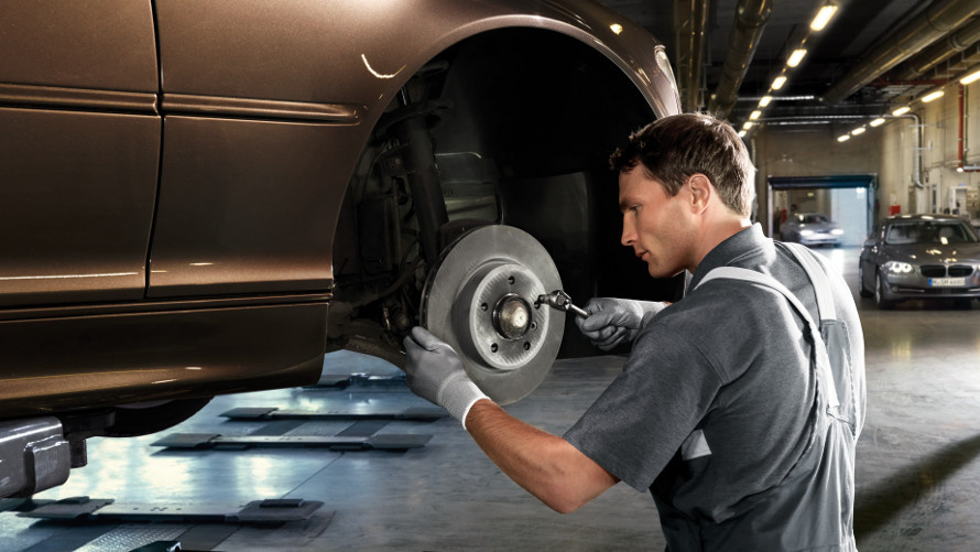 BMW_Riverside's tweet photo. Book an appointment with us so our experts can keep your luxurious #BMW in top-notch condition this season. #BMWofRiverside https://t.co/Aigf9EmrGV