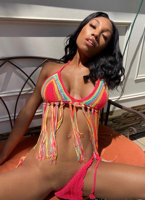 Take my panties off https://t.co/YWoyjJIcgZ