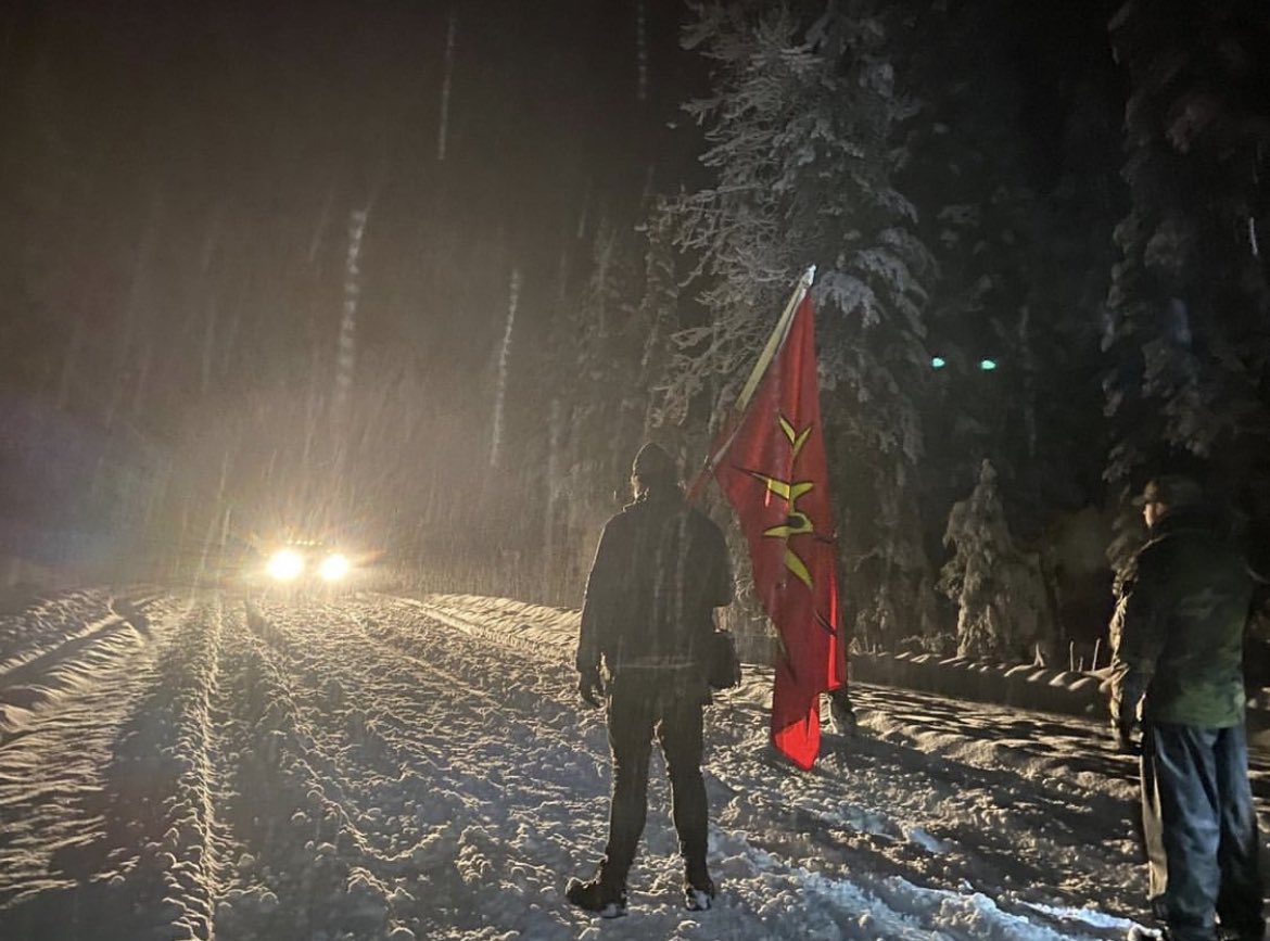 LoganStaats's tweet photo. RCMP are gearing up for invasion of Wet’suwet’en lands. Police intend to push completion of a pipeline at gunpoint through violence and intimidation. This sacred River is the life vain of this community and we can’t let her be destroyed. We need all eyes on Wet’suwet’en RIGHT NOW https://t.co/klXY3Mpnb3