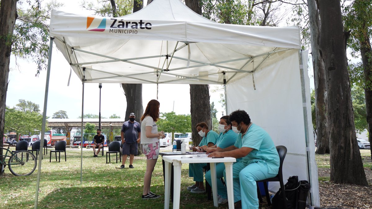 MuniZARATE's tweet photo. #Salud 🏥 | Nuevo Centro de Hisopados en el Monte de Eucaliptus de Av. Anta y Suipacha 👥

🙌🏽 Sumamos un nuevo espacio para testeos COVID que atiende a pacientes con síntomas y contactos estrechos de lunes a sábados de 8 a 14 hs.

#SigamosCuidándonos https://t.co/jjiJbhJWSY