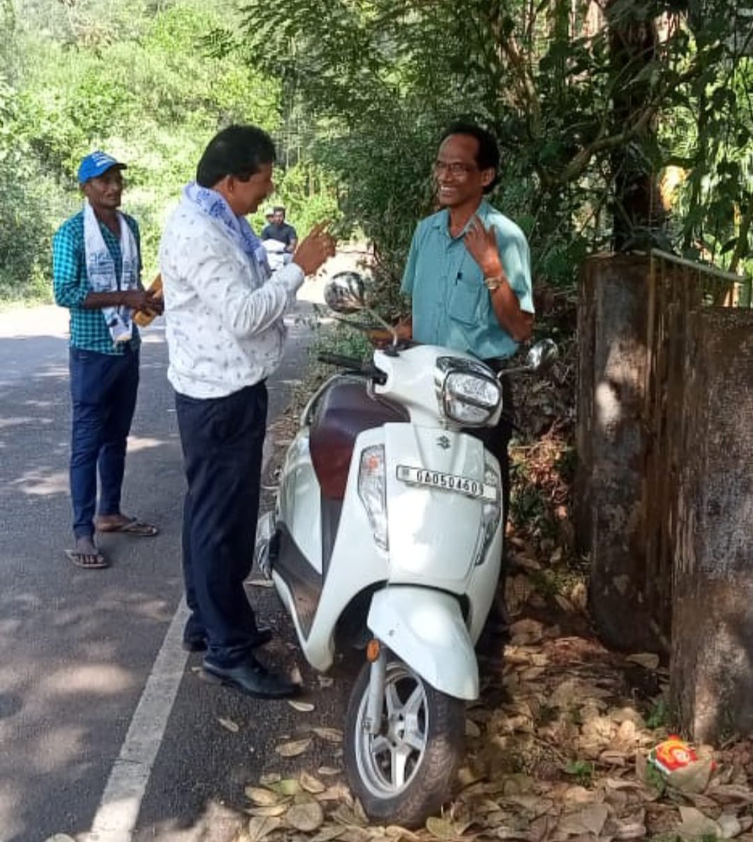 NonuNaik's tweet photo. People of Priol Constituency supporting AAP and the vision of @ArvindKejriwal Ji. In our door-to-door outreach program, we are getting massive support from the masses. 

#EkChanceKejriwalak  

@AAPGoa https://t.co/c9Vf4RFGt3
