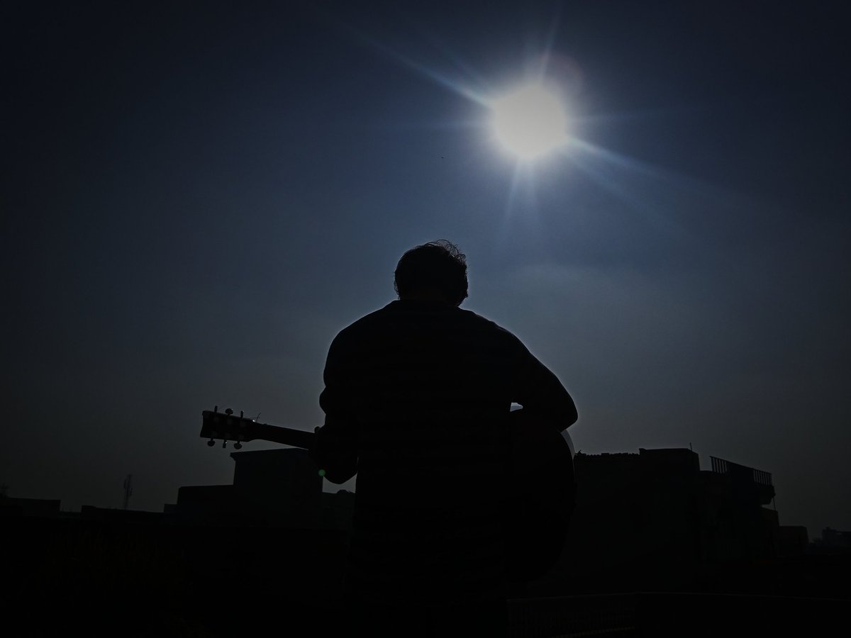 HarisQamar10's tweet photo. If you play acoustic guitar you’re the depressed, sensitive guy.”

#hqzq #Haris #Qamar #harisqamar #guitarist #voilanist #pianist #sun #edit #like #comment #share  

Follow me on Twitter (HarisQamar10) 

My YouTube channel (Harisqamar guitarist) 

And tumbler (harisqureshi) https://t.co/R4Ofh9Jdv1