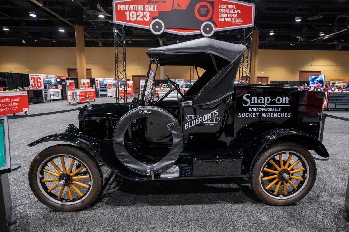 Snapon_Tools's tweet photo. Our vintage car lovers will know this….. 
Does our original Snappy car have a  generator or alternator? 
#MuseumMonday https://t.co/1juq6ptBcv