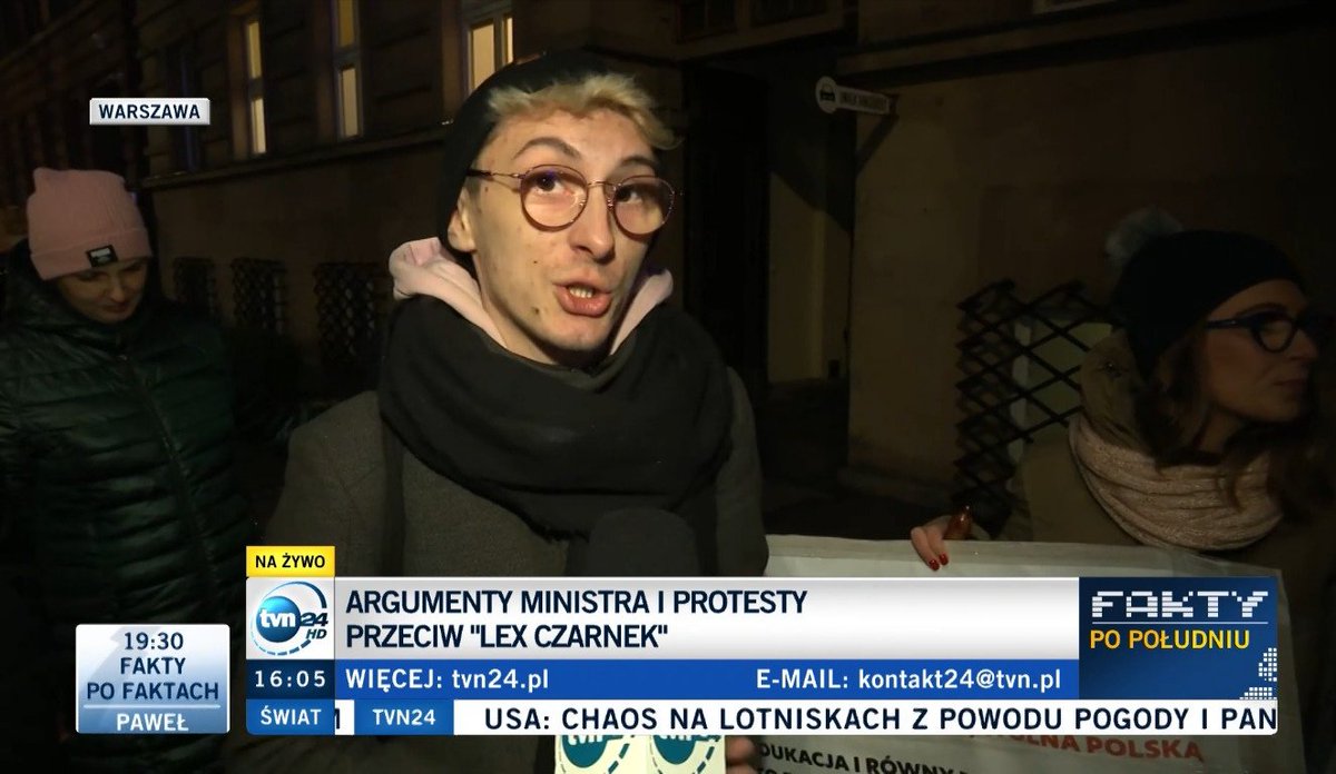 DominikkKuc's tweet photo. ❗ Przed Ministerstwem Edukacji i Nauki oraz pod 16 kuratoriami oświaty zawisły dziś tablice z 3 Tezami Edukacyjnymi.
Wolna Szkoła, Wolni Ludzie, Wolna Polska. Pod tym hasłem odbędzie się jutrzejsza demonstracja przeciwko ustawie #LexCzarnek.
#Edukacja #Tezy #StopLexCzarnek https://t.co/gO8qe9O2Dn