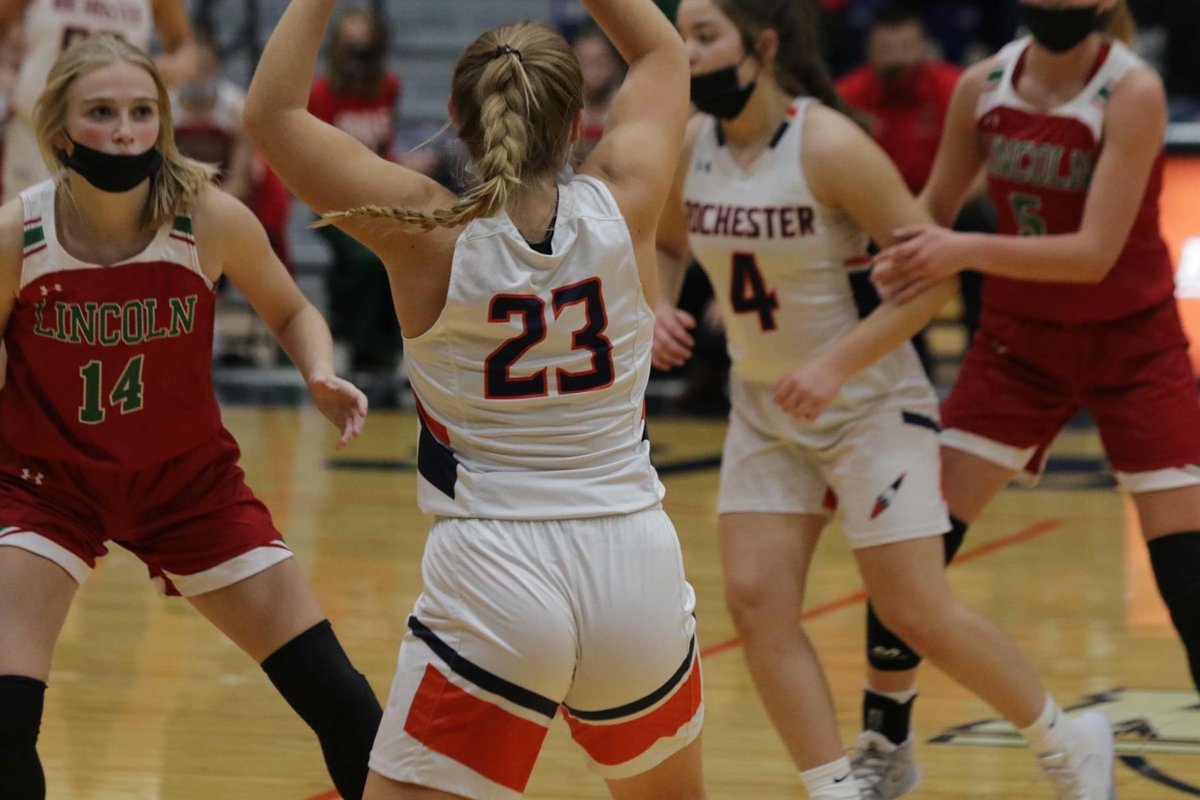 arigillespie's tweet photo. Super excited to announce that I will be continuing my academic and athletic career at Lincoln Land next year! Big thanks to my family, friends, and coaches who have supported and helped me to get to where I am:) Go Loggers!! @LLCC_LoggersWBB @CoachChadJones @GaryAlbert10 https://t.co/Zdn571jBq5