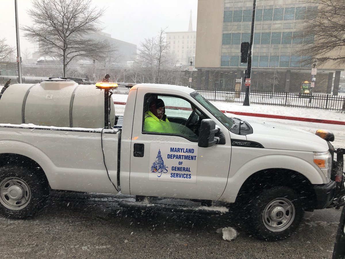 MDDGS's tweet photo. Our thanks go to these hard-working state employees for keeping state campuses navigable! #DoingGreatService https://t.co/gGvt16zyGH