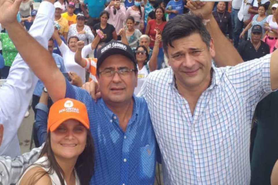 DiarioTalCual's tweet photo. A seis días de las elecciones, Conatel suspende programa radial de Sergio Garrido #TalCual #ClaroyRaspao #FinjamosSorpresa https://t.co/0DWChdmZC6 https://t.co/F2fUDxaV5w