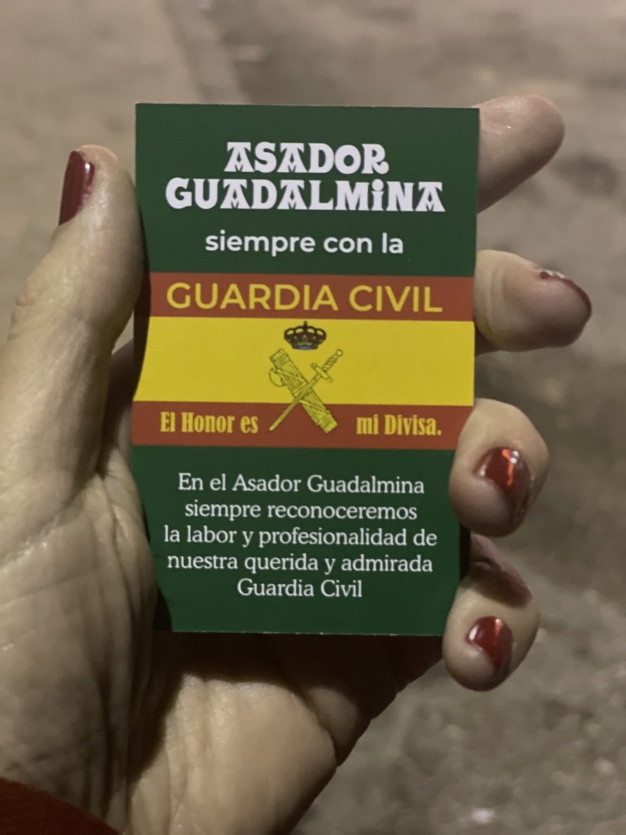 Macarena_Olona's tweet photo. Me prometí que cuando viniera a #Malaga iría a conocer a @JEArias_Camison, dueño del @AsadorGuadalmin, para darle las gracias. Como española. Por ser bastión de libertad. Promesa cumplida. Me marcho añadiendo: gracias, AMIGO ❤️ https://t.co/6t0DcsJfRY