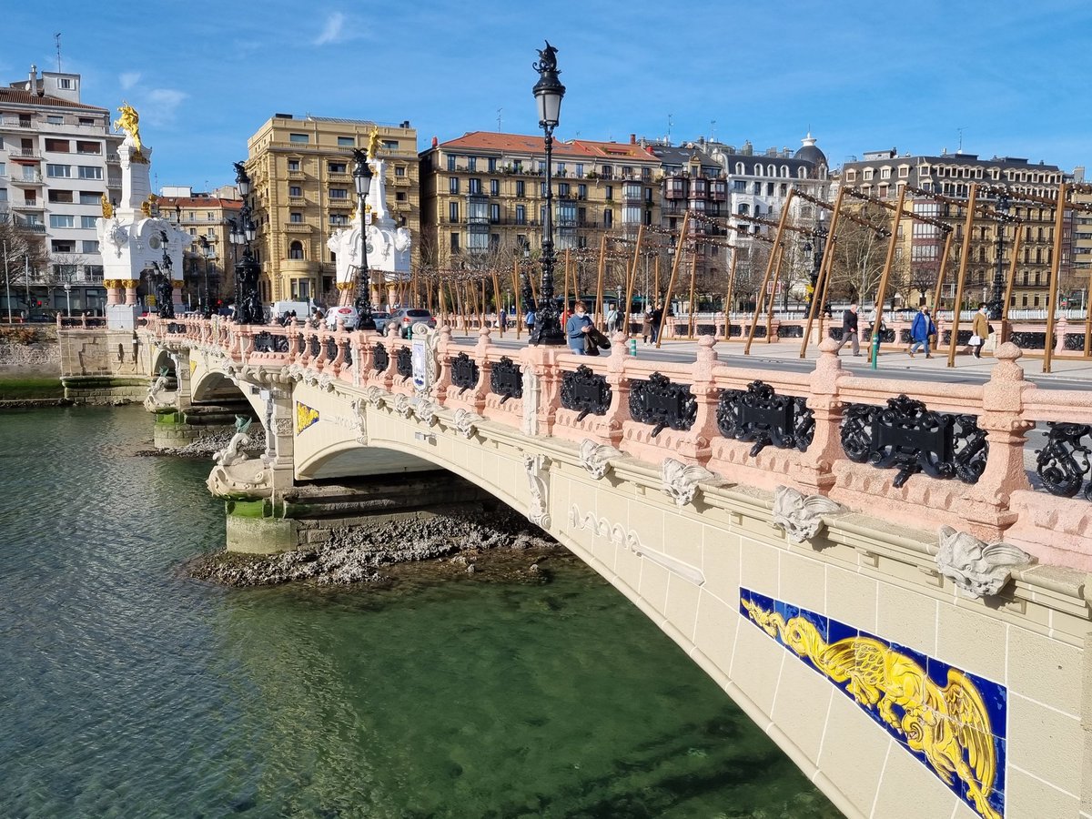 #Donostia #SanSebastian hoy mismo. No se puede ser más bella😍 ¿Alguien más por aquí enamorado de esta ciudad?