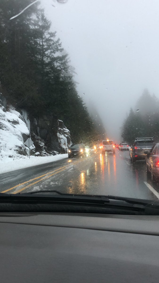 Vane2044's tweet photo. @Cypressmtn What’s happening on the road? https://t.co/YzOOlsG30A