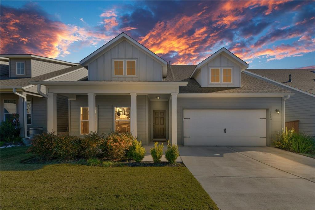REMAXSkyline's tweet photo. This gorgeous home located in Liberty Hill features three bedrooms, two bathrooms, a beautiful granite kitchen island, and a spacious porch. 

Contact Jennifer to get a closer look at this amazing property!
Jennifer Puryear ®️
 ☎️ (512) 917-5161 
@jenniferpuryear https://t.co/zxcEtOh29s