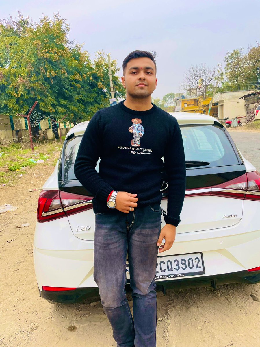 manish18112002's tweet photo. New year vibes #happy #IndianArmy #IndianAirForce #IndianNavy let’s start this year with happiness and love ❤️🥰 https://t.co/isZXZQJAVI