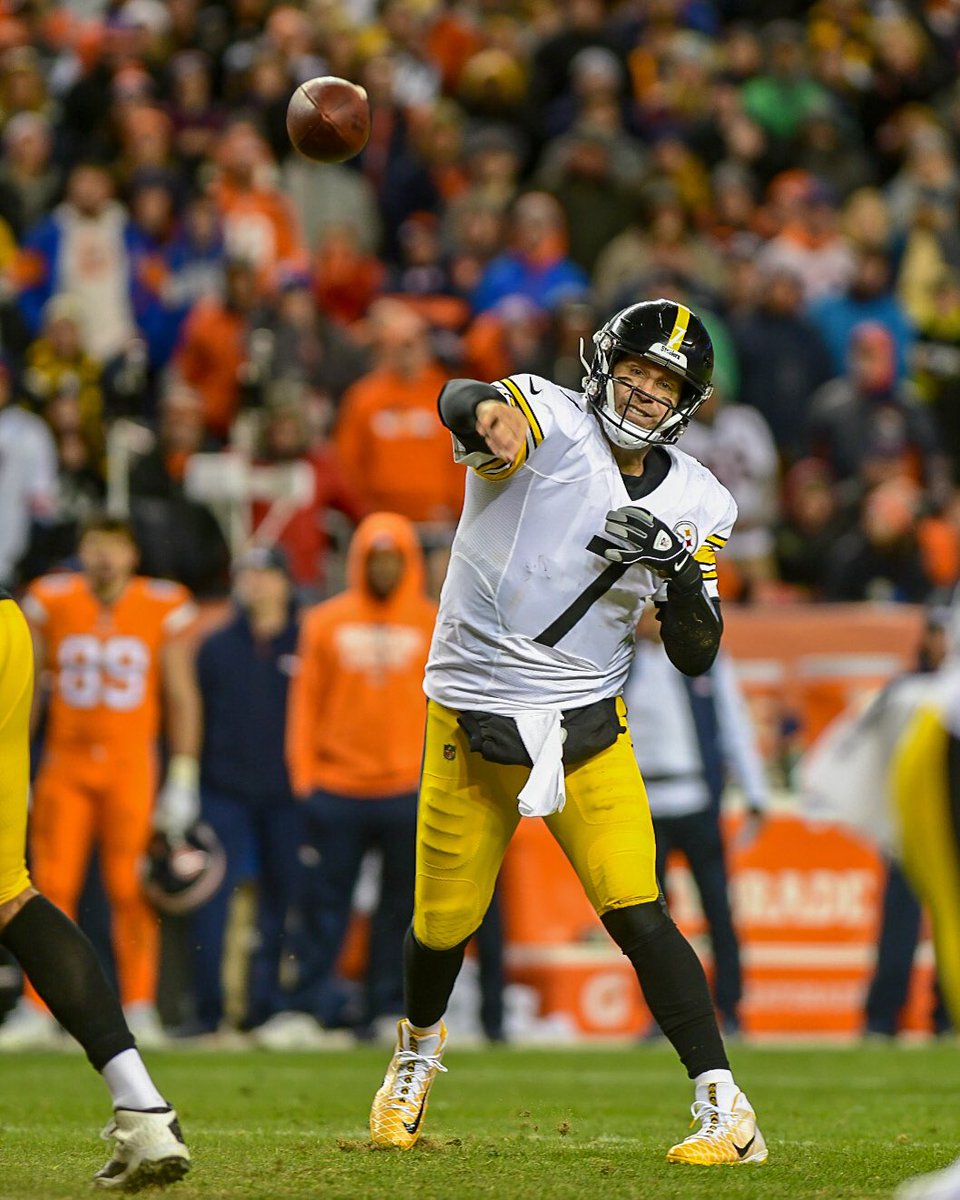 SeanGallagherxx's tweet photo. Goodluck tonight big bro!! Light that stadium up like the Fourth of July! @_BigBen7 https://t.co/OOp3WKzoMp