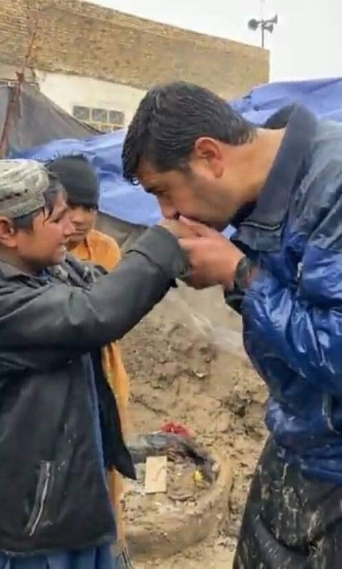 NationalistWafa's tweet photo. دل به دست آور که حج اکبر است 
از هزاران کعبه يک دل بهتر است 

#افغانستان 
@NationalistWafa https://t.co/fcNbMCuZPL