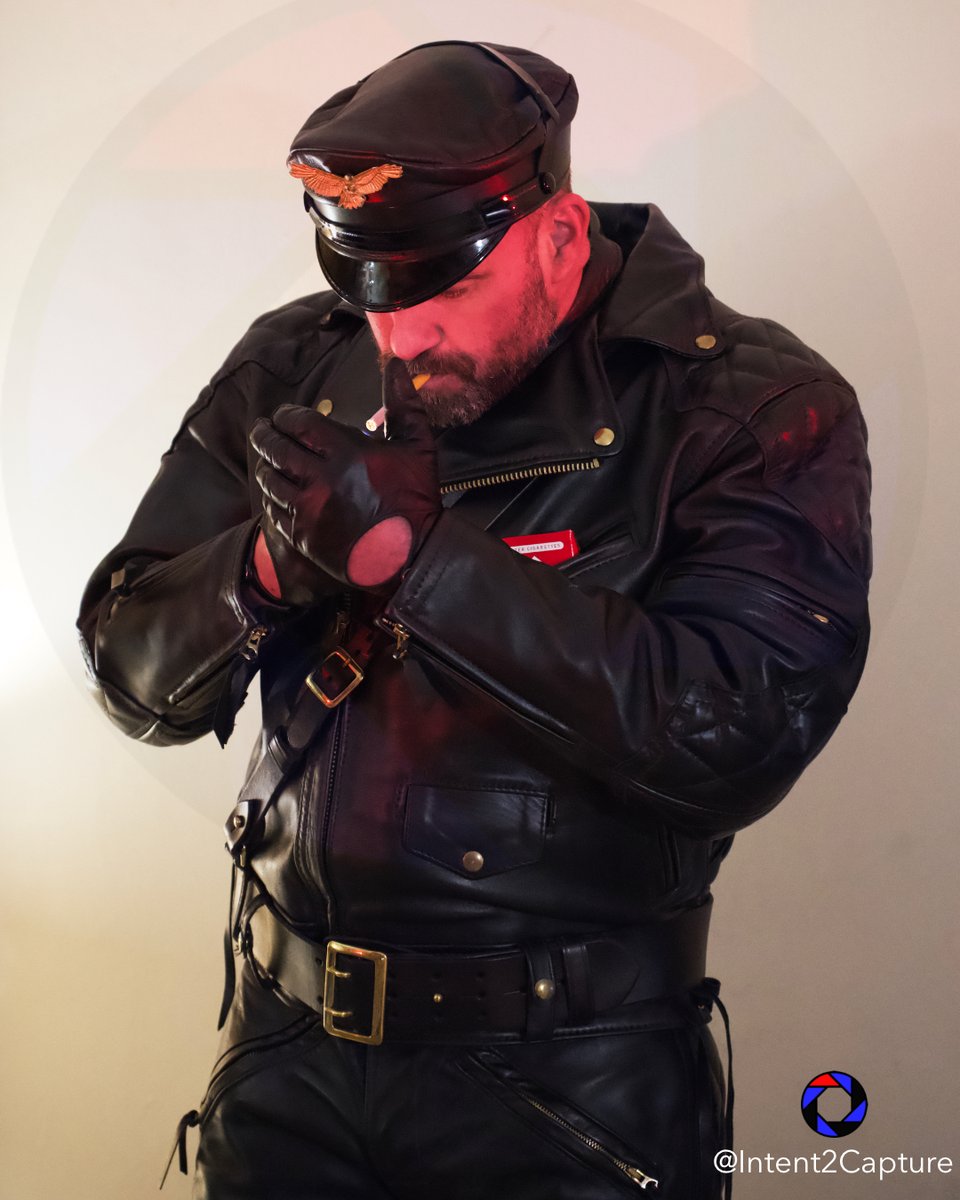 Intent2Capture's tweet image. Model: MuscleLeather on #Scruff #muircapmonday #leatherman #BLUF #leatheruniform #smokers #smoking #smokingfetish #red #marlboro #langlitzleather #bikercap #sambrowne #leathergloves #glovefetish #dilf #leatherdaddy #mal2022 #intent2capture