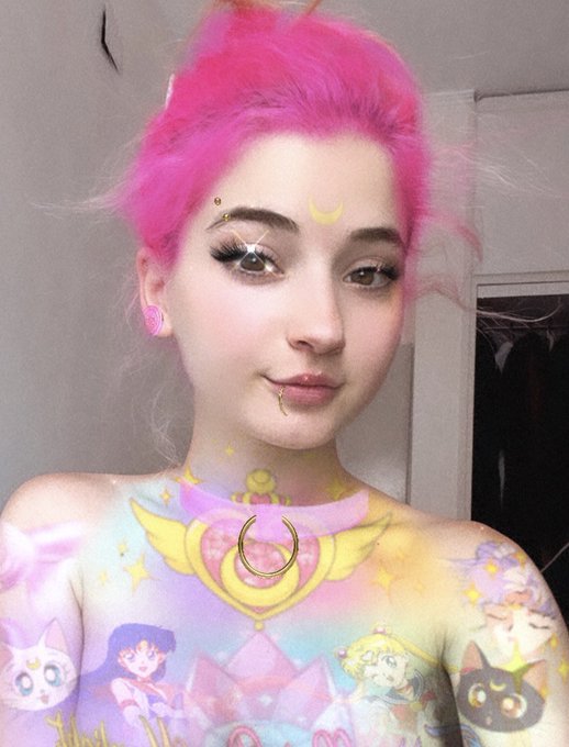 2 pic. Alabados sean los filtros que ayudan a disimular lo destruida que est&aacute;s https://t.co/6W31dNII