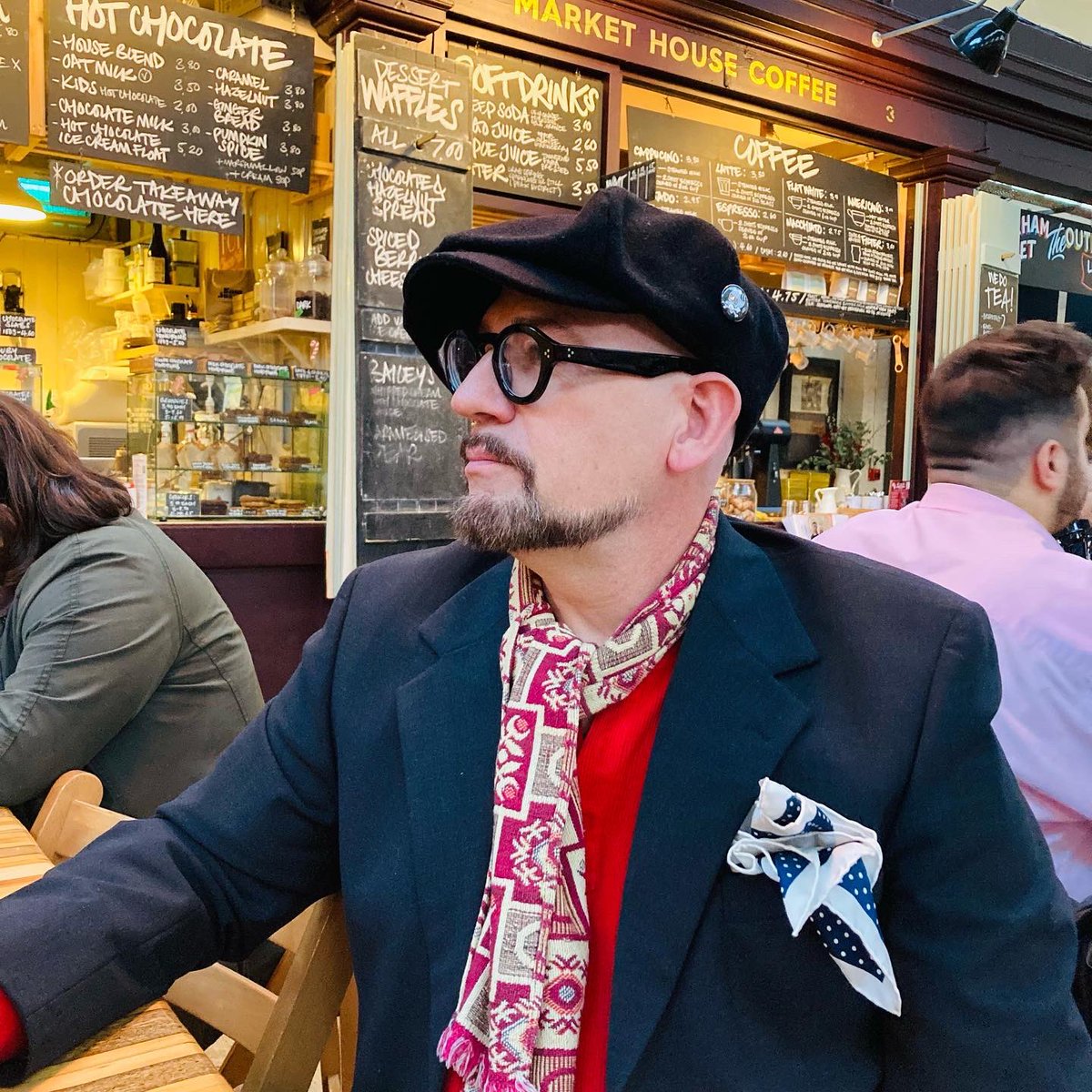 Hatdandy's tweet photo. A MANCHESTER BEE & THE DUDES
.
#Nellythehat & #MrsNTH a #finalhurrah @altymarket before back to the #dailygrind
.
@dudesfactory skull pin in the @hatrats oversize #bigapplecap @themanchestershop busybee #beanie https://t.co/QGuoS5WabO