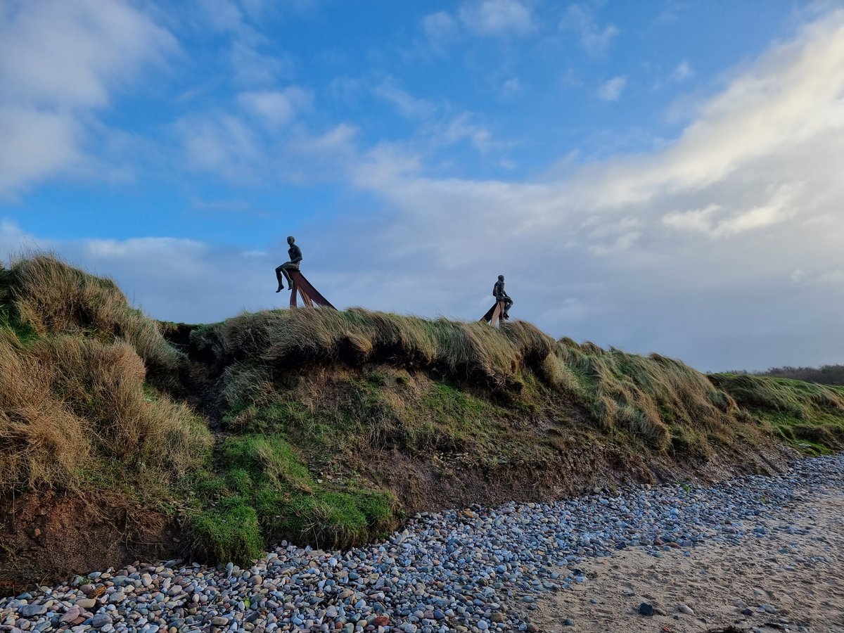 JWT42's tweet photo. Last day of holiday spent beach combing for sea glass at Heysham https://t.co/p0TGQ318Vp