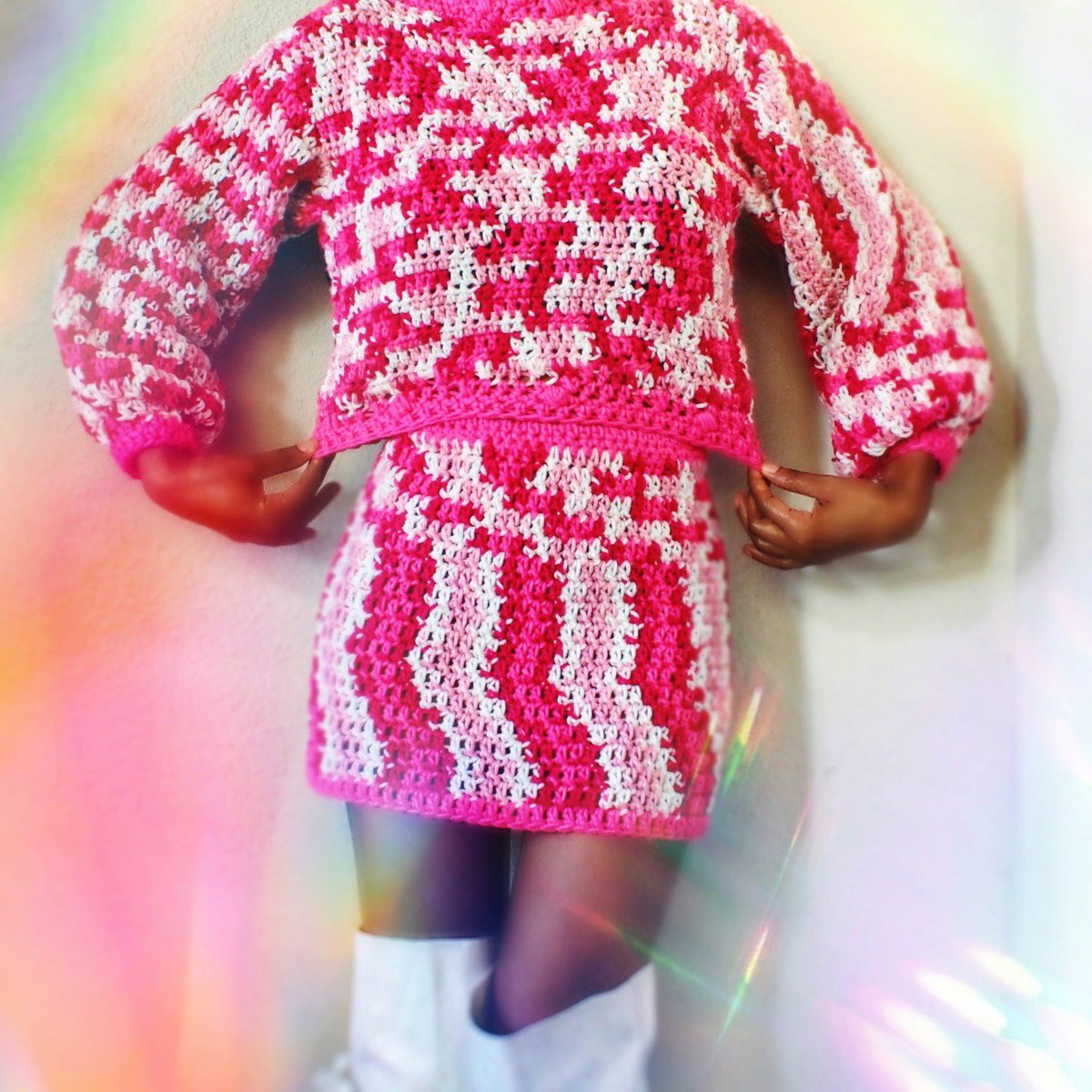 DreamCrochet's tweet photo. 💞diy ✨ made the crochet top first, then decided to create a whole complete set + with the matching crochet mini skirt -glad I did 🌈💖🧶 https://t.co/vcCh4L2vhe