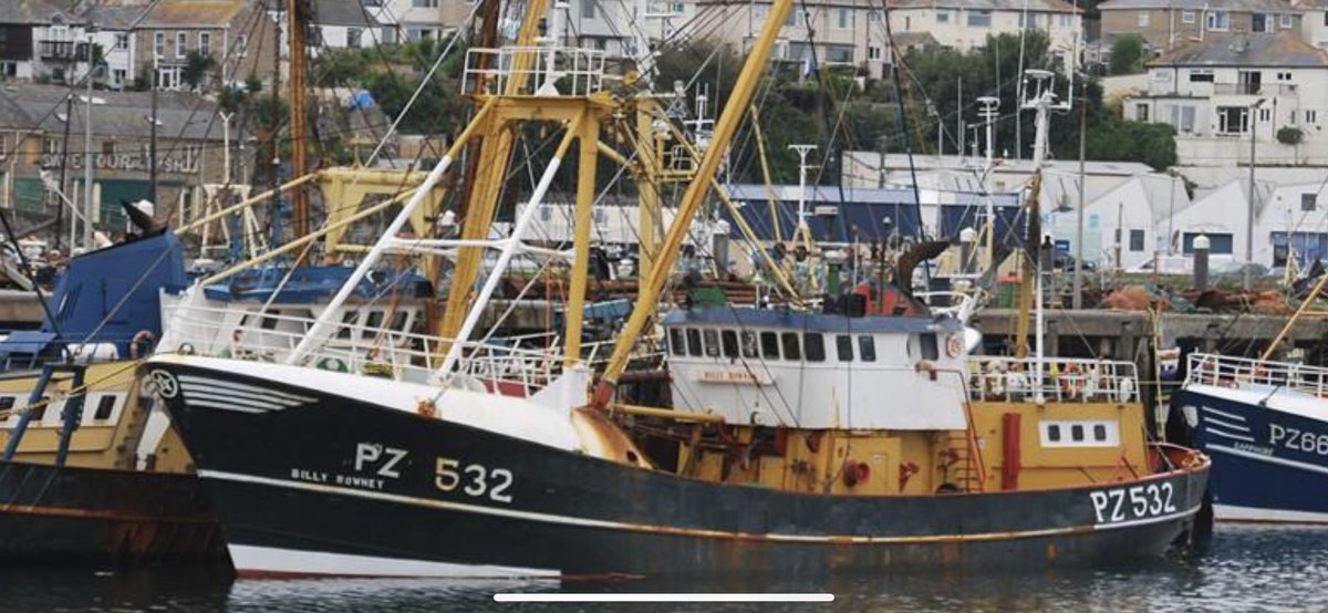 NewlynFishing's tweet photo. “Back in the Business Folks” The Business of Offering the Largest Mix Variety of Fish/Seafood to #UK tables! “BillyRowney” @StevensonNewlyn heads the First 2022 #NewlynMkt Auction with #EagerlyAwaited #FreshCornish Prime Offering! @Cornishfpo @CornwallSeafood #EatMoreFish https://t.co/r5yz6r4Wmt