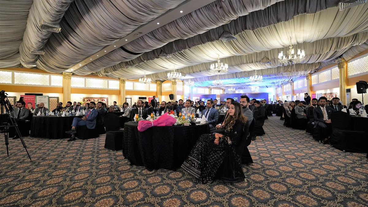 ShafiqAkbarPK's tweet photo. South region teams at @GraanaCom, @Agency21int &amp; @PropsureDigital have done exceptionally well and made us proud in 2021.
Many more achievements lined up in 2022, I’m confident this year will be bigger and better IA ! https://t.co/AXsg6RpBQe