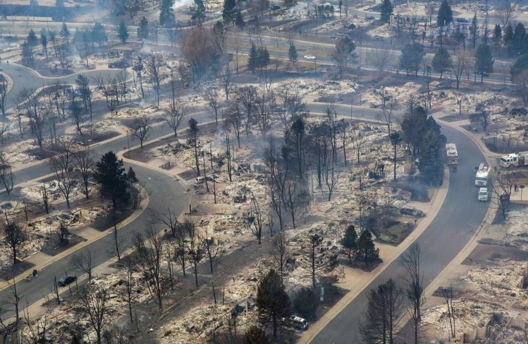 Hadihdr8's tweet photo. While #colorado is experiencing the most damaging #wildfire in the state’s history, it is worth mentioning that our study shows #colorado is likely to have one of the highest percentage increases in wildfires due to #climatechange.

https://t.co/taNd33Btms https://t.co/OUNuUOgef1