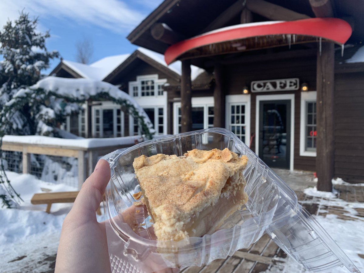 McDermedFox9's tweet photo. ๐ very excited for my pie! Thanks for the recommendation, @AmyHockert ! #RusticInn https://t.co/GUpLtPAt4o