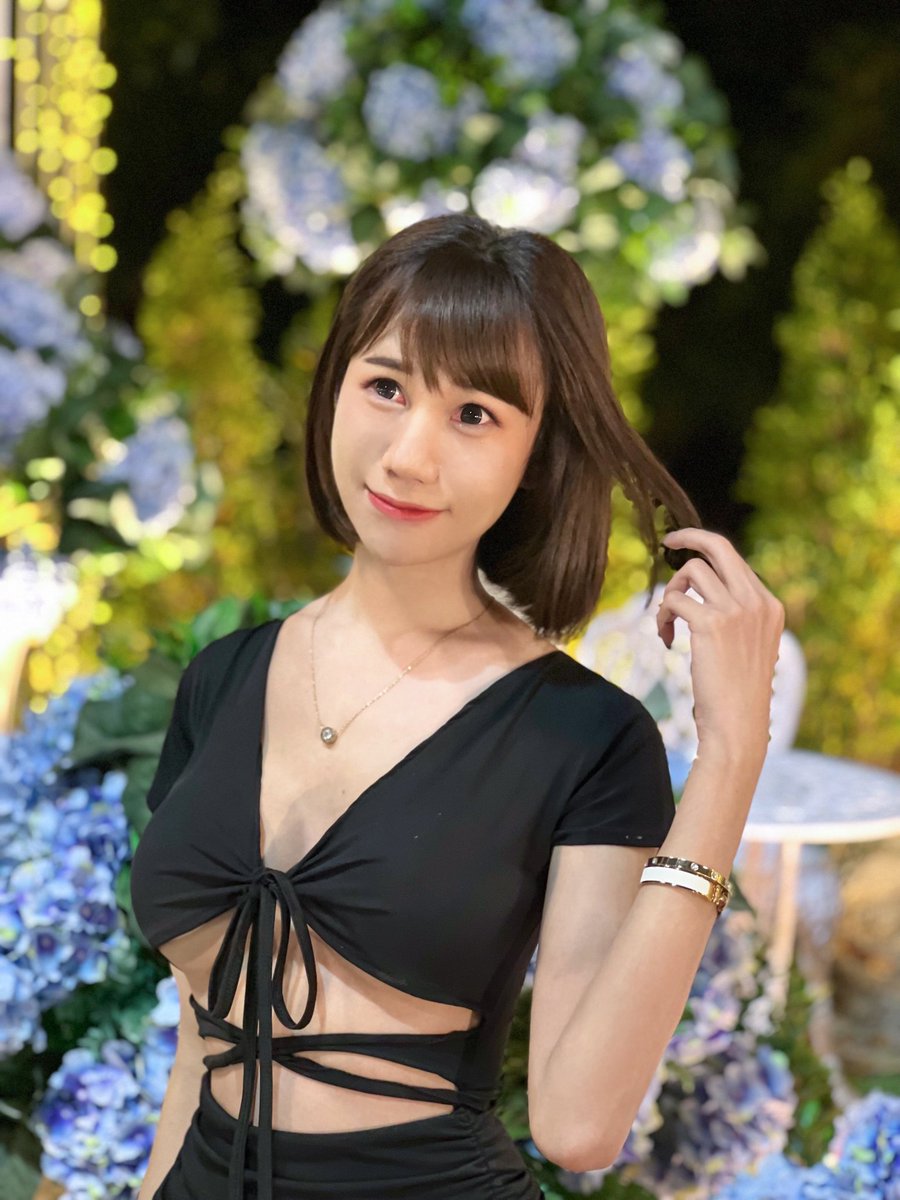 BabyMeena7's tweet photo. รูปแรกของปี 2022 💐 #สาวสองลำปาง #ลําปาง https://t.co/laxp6LVy1l
