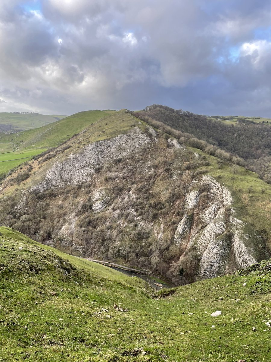 SheffieldWalks's tweet photo. New year, new walks!

Thorpe Cloud

📍53.051351, -1.769498 https://t.co/qqCcHZsty3