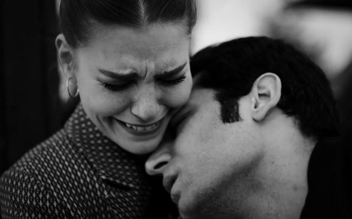 _muferrah's tweet photo. + Aşabildin mi o sahneyi?
- Hangi sahneyi?
+
#suskunlar #ahuecevit https://t.co/PBRgExTlCv
