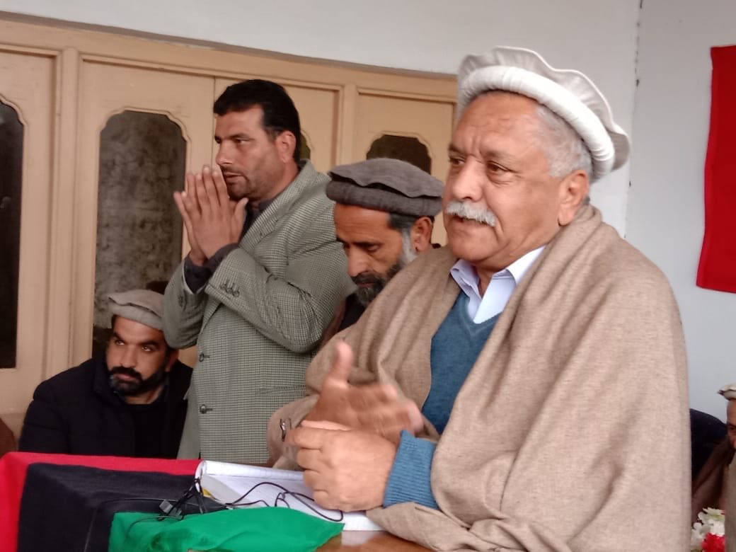 PresidentPPPDir's tweet photo. یونین کونسل داروڑہ ویلج کاٹن سابق کسان کونسلر/جنرل کونسلر میاں سید بادشاہ اپنے خاندان اور ساتھیوں سمیت جماعت اسلامی سے مستعفی ہوکر پاکستان پیپلز پارٹی میں شامل،صوبائی صدر نجم الدین خان اور مشران نے خوش آمدید کہا۔ https://t.co/Cv22O35RA3