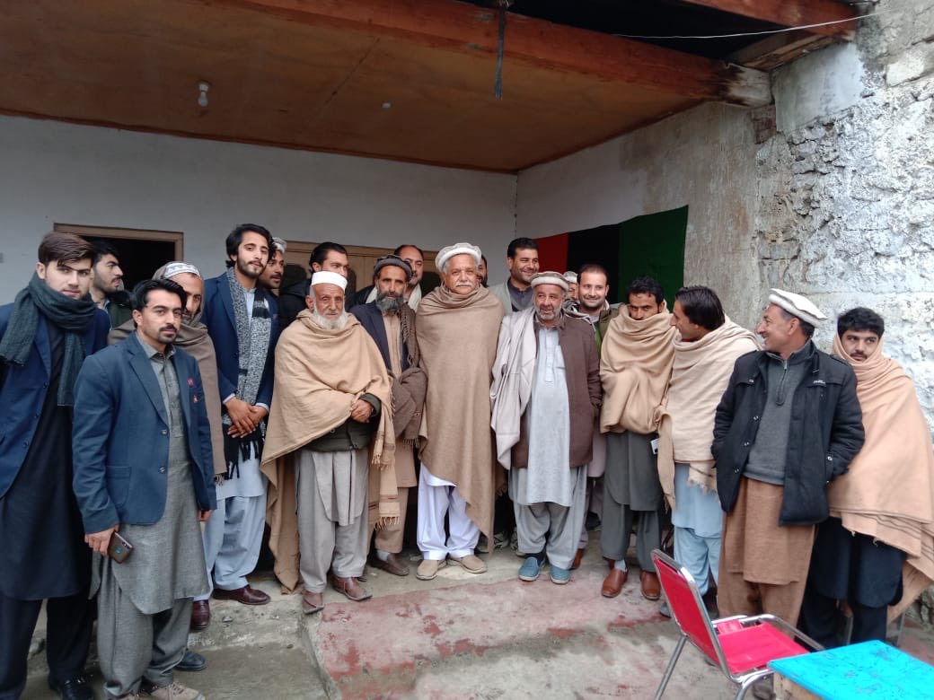 PresidentPPPDir's tweet photo. یونین کونسل داروڑہ ویلج کاٹن سابق کسان کونسلر/جنرل کونسلر میاں سید بادشاہ اپنے خاندان اور ساتھیوں سمیت جماعت اسلامی سے مستعفی ہوکر پاکستان پیپلز پارٹی میں شامل،صوبائی صدر نجم الدین خان اور مشران نے خوش آمدید کہا۔ https://t.co/Cv22O35RA3
