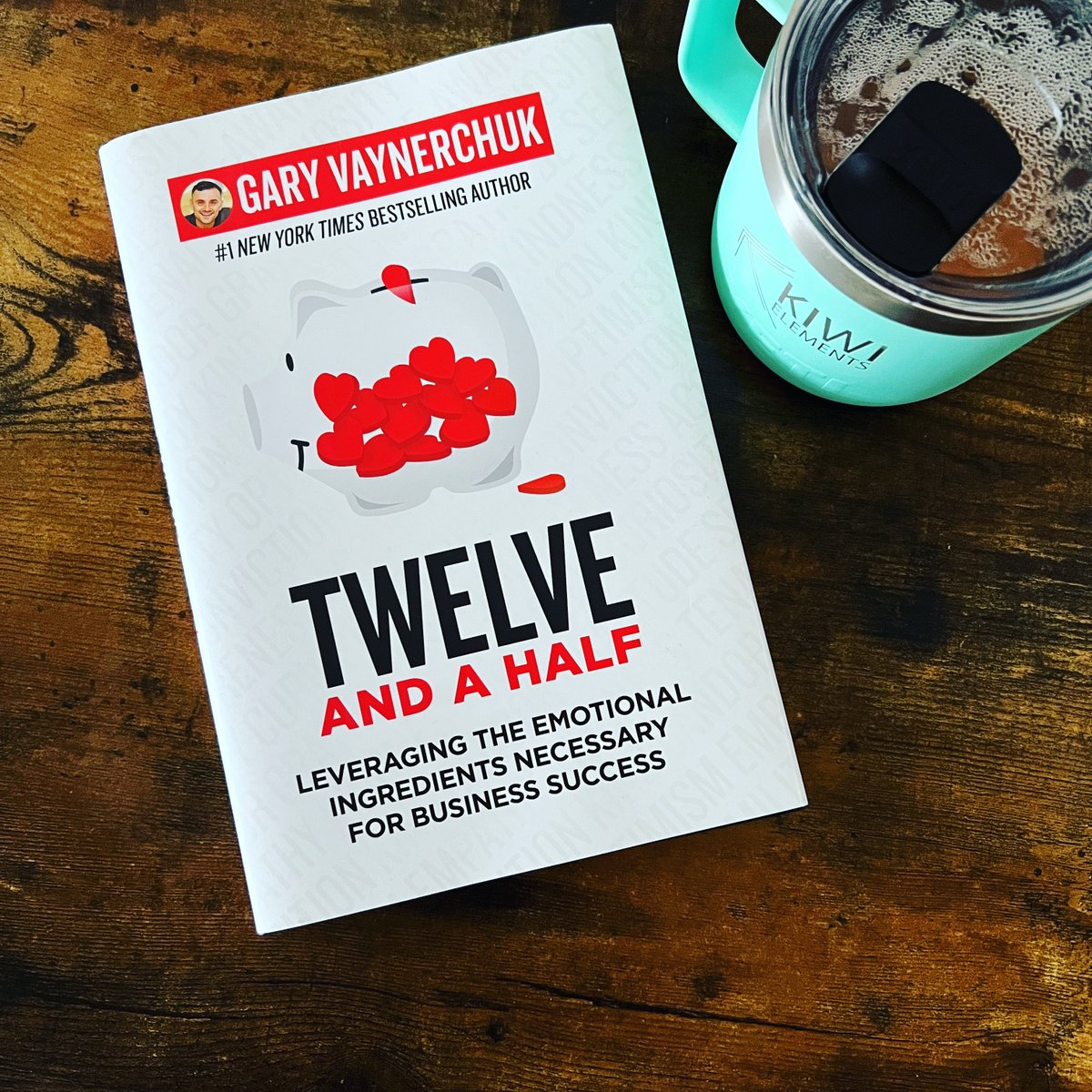 kiwielements's tweet photo. First book of 2022 📚 What's on your reading list? @garyvee https://t.co/z08xzuP13V