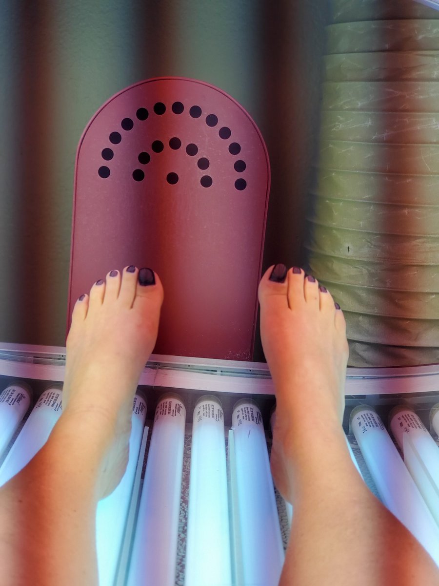 FindomBrandi69's tweet photo. These soles and toes are going to be hot and sweaty after tanning and ready to be licked clean so we can get them dirty again..... https://t.co/wFXyozm9AN