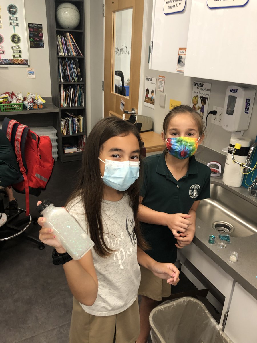 PC_Purpose's tweet photo. Fourth graders celebrated the holidays with their classmates by creating "glitter calming bottles" for children at @JDCHospital.  Wishing everyone a Happy &amp; Healthy New Year!  #PCGrade4 #PCService #caringaboutothers https://t.co/vluWuVEGHN