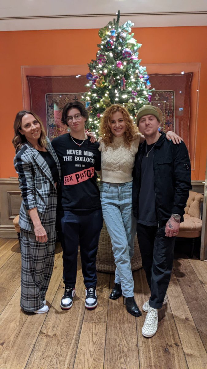 This was such a great day! I was lucky enough to be invited to the screening and meet up with some  friends! <a href="/MelanieCmusic/">Melanie C / Mel C</a> <a href="/PixieLott/">Pixie Lott</a> <a href="/itsDannyJones/">Danny Jones</a> 

#Torrin #TheVoiceKidsUK